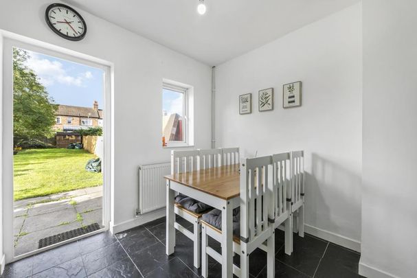 2 bedroom terraced house to rent - Photo 1