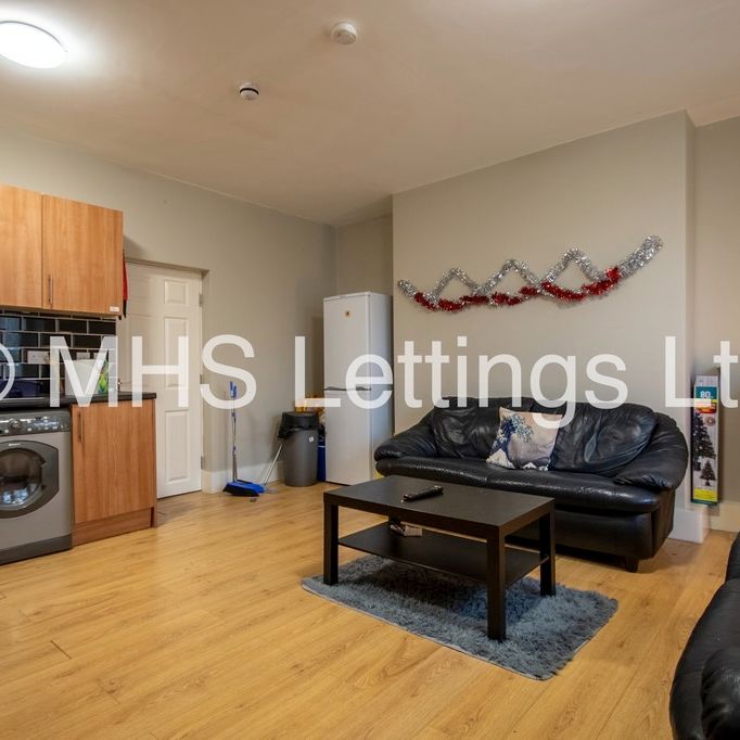 Flat 2, 205 Belle Vue Road, Leeds, LS3 1HG - Photo 1