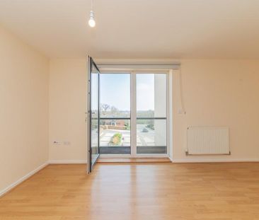 2 bedroom flat to rent - Photo 2