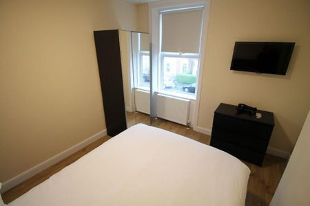 6 bedroom house to rent - Photo 3