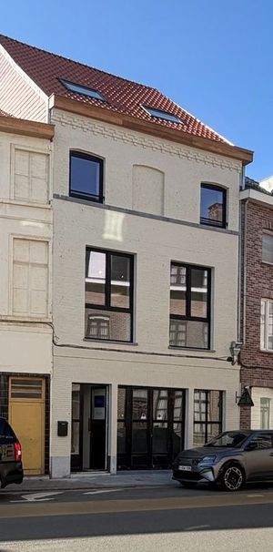 Huis te huur in Kortrijk voor € 2.000 met 4 slaapkamers - Photo 1