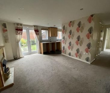 2 bedroom ground floor flat to rent - Photo 2