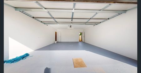 4-bedroom beautiful home in Calamvale awaits! - Photo 3