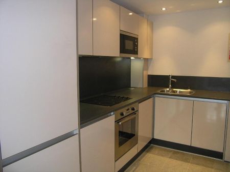 2 bedroom flat to rent - Photo 3