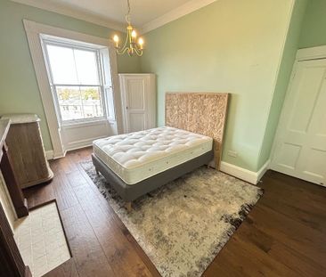 3 bedroom flat to rent - Photo 3