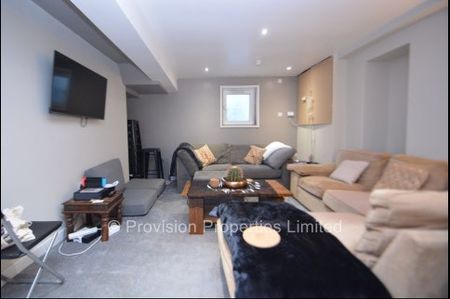 6 Bedroom House Ebberston Terrace - Photo 2