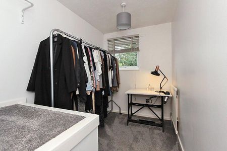 3 bedroom end of terrace house to rent - Photo 5