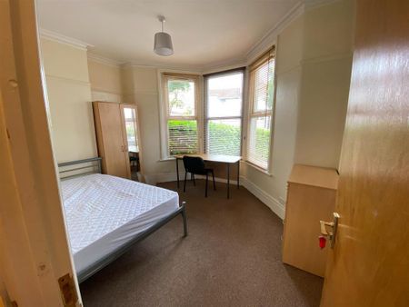 6 bedroom terraced house to rent - Photo 5