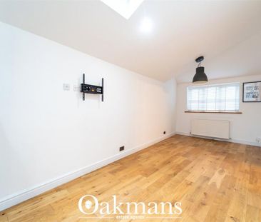 4 bedroom semi-detached house to rent - Photo 2