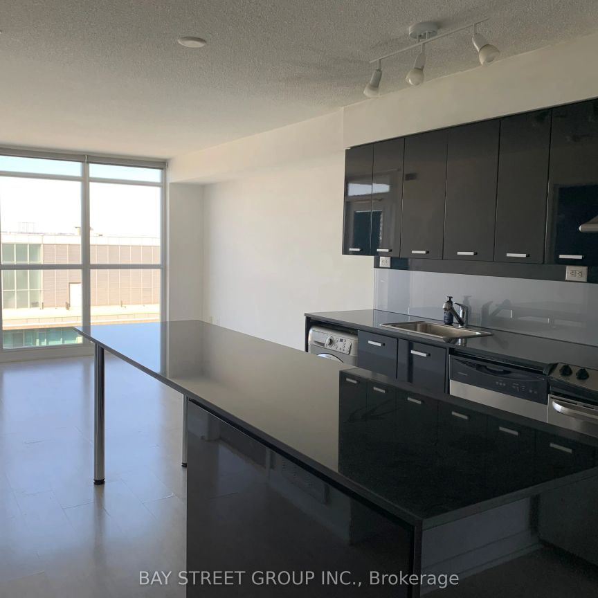 19 Singer Court #1811 - Photo 1