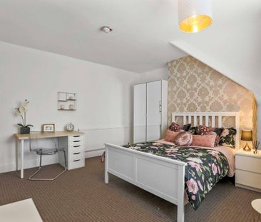 6 bedroom end of terrace house to rent - Photo 6