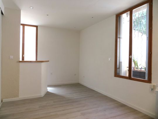 T2 Quai de la Fontaine 31m² Nîmes 420€ H.C - Photo 1