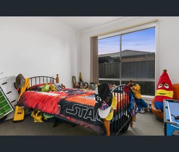 Neat & Well-Maintained 3-Bedroom Home in Quiet Court Location! - Photo 3