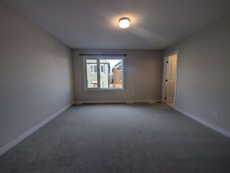 For Lease - 375 Les Emmerson Drive, Barrhaven, Ontario - Photo 5