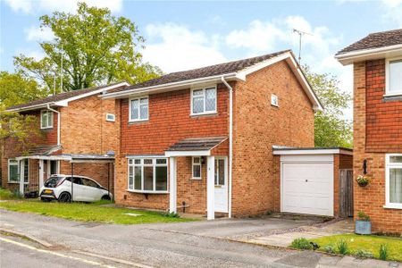 4 bedroom detached house to rent - Photo 4