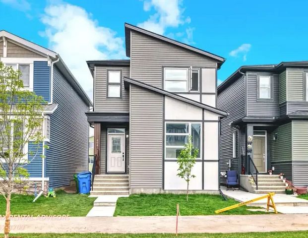 UPPER 404 Lucas Boulevard Northwest | 404 Lucas Boulevard Northwest, Calgary - Photo 1