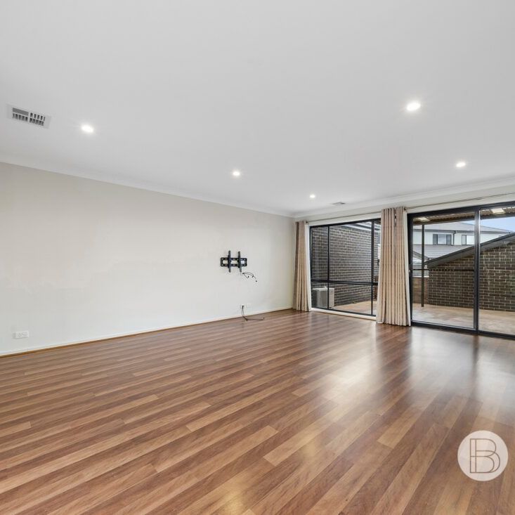 Large Townhouse with Study Area - Photo 1