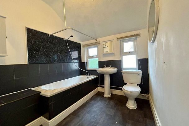 Birkenhead Road - Photo 1