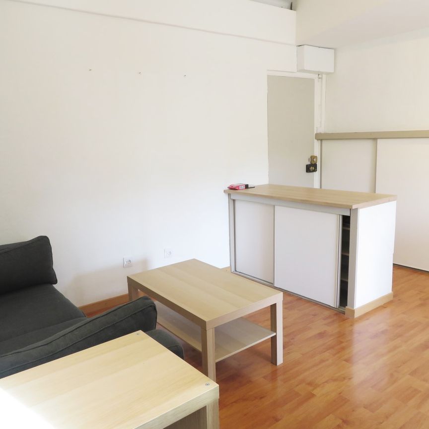 Studio Meublé, 25m², Av Carnot, Nîmes centre, 430€ H.C - Photo 1