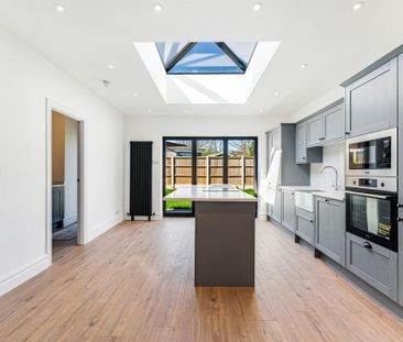 4 bedroom semi-detached house to rent - Photo 6