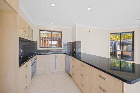 Family Friendly House in a Leafy Setting - Photo 4