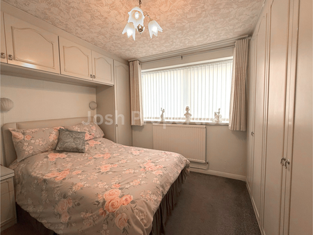 2 bedroom ground floor flat to rent - Photo 3
