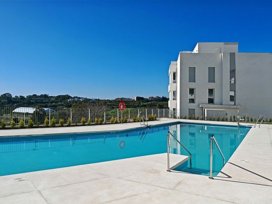 Garden Apartment for Rent in Estepona - Photo 1