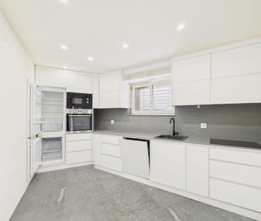 Modernly renovated 4.5-room apartment with terrace and Swedish stov... - Photo 3