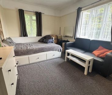 3 bedroom flat to rent - Photo 3