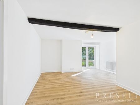 4 bedroom farm house to rent - Photo 4