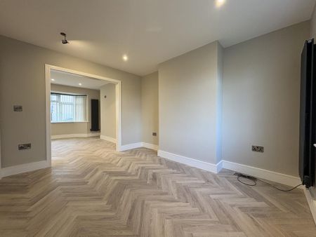 3 bedroom semi-detached house to rent - Photo 4