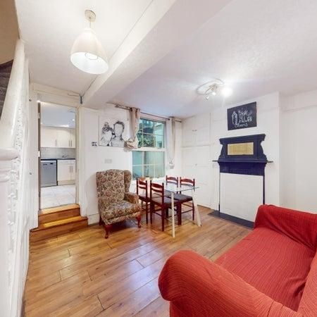 1 bedroom in a flat share to rent - Photo 1
