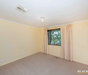 Three Bedroom Home In Prime Location - Photo 2