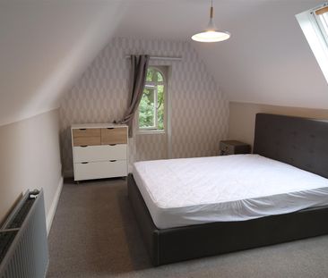 8 bedroom detached house to rent - Photo 3