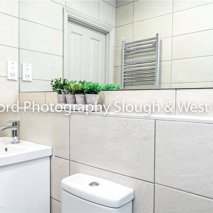 Park Barn East, Guildford, Surrey, GU2 8EW - Photo 1