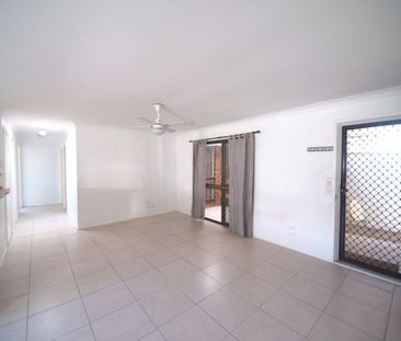 NEAT FOUR BEDROOM REAR DUPLEX - Photo 2