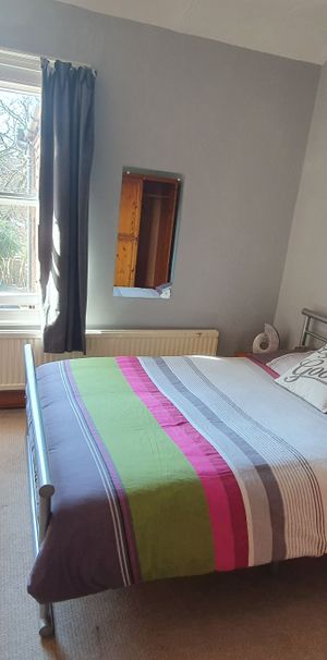 Lovely Double Room in Professional House Share - City Centre - Photo 1