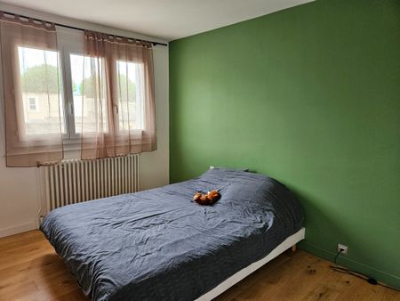 Location Appartement 4 pièces 84m² TAIN L HERMITAGE 26600 - Photo 3