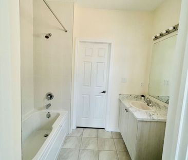 For Lease - 82 Madoc Place Unit# Second-floor suite, Vaughan, Ontario - Photo 4