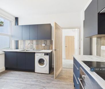 4 bedroom terraced house to rent - Photo 3