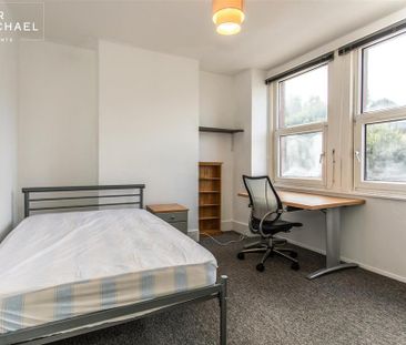 4 bedroom terraced house to rent - Photo 6