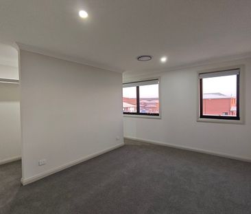 Five bedroom house for lease - Photo 1