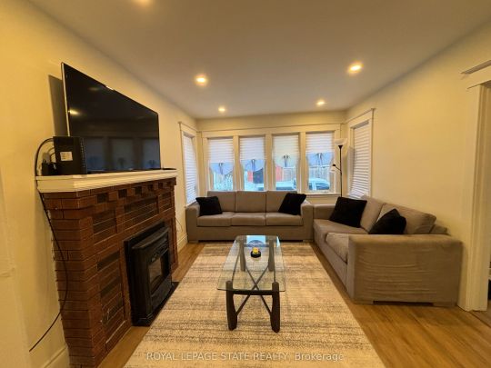 69 Roxborough Avenue #Upper - Photo 1