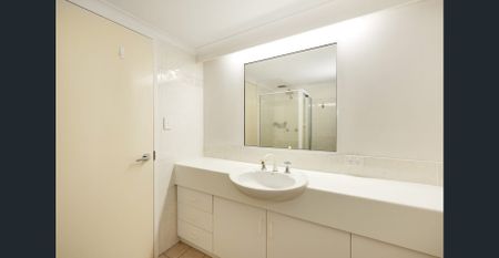 Fully Furnished Apartment in Secure Complex - Photo 4