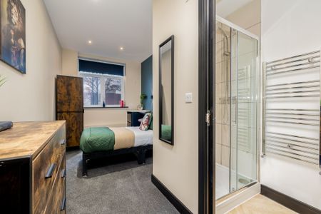 Crown House, Nuneaton, CV11 4BX - Photo 2