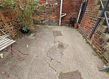 4 bedroom flat to rent - Photo 2