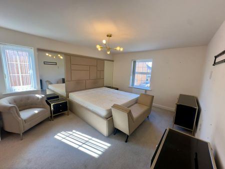 4 bedroom detached house to rent - Photo 3