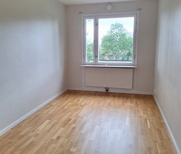 Karlslättsv 6 C - Photo 3