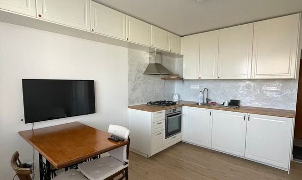 Na prenájom krásny 1-izbový byt na Nábr. ulici v Nových Zámkoch - Photo 1