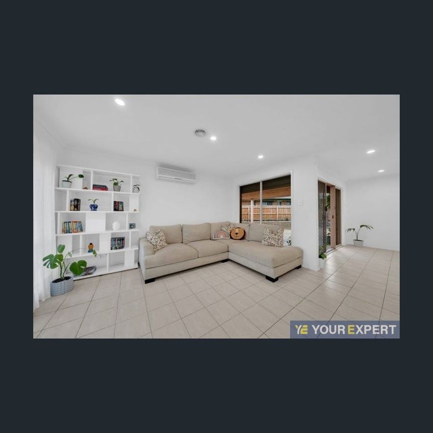 Immaculate Family Residence in an Exceptional Location - Photo 1